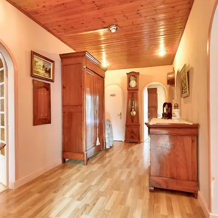 Dans Cette Grande Maison Familiale Dom wakacyjny *