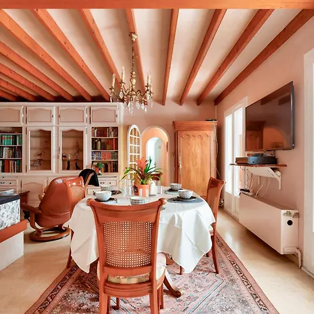 Dans Cette Grande Maison Familiale Dom wakacyjny *
