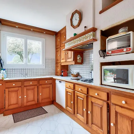 Dans Cette Grande Maison Familiale Dom wakacyjny *