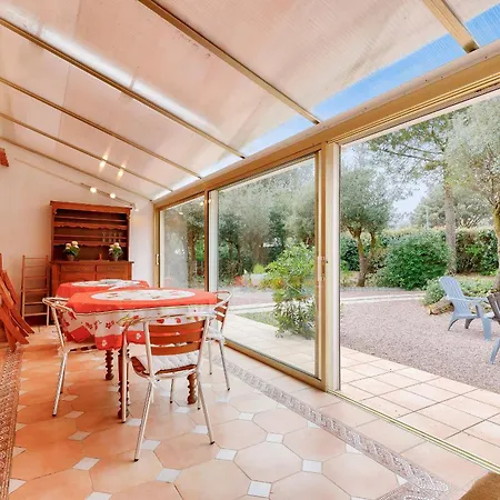 Dans Cette Grande Maison Familiale *